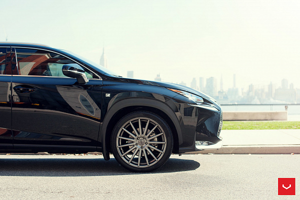 Фото дисков Vossen VFS-2 Серебро на Lexus NX I