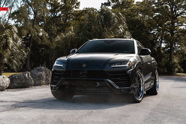 Фото дисков Anrky AN33 Сатиновый темный лак на Lamborghini Urus