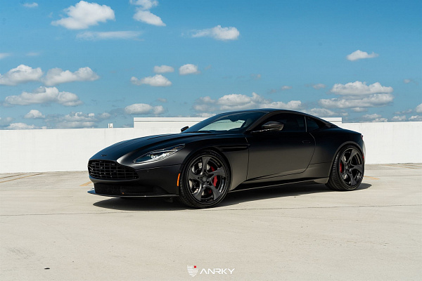 Фото дисков Anrky XR-305 Сатиновый графит на Aston Martin DB11