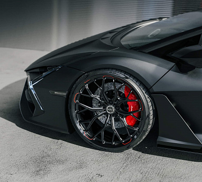 Фото дисков Brixton Forged PF13 R / RS на Lamborghini Revuelto