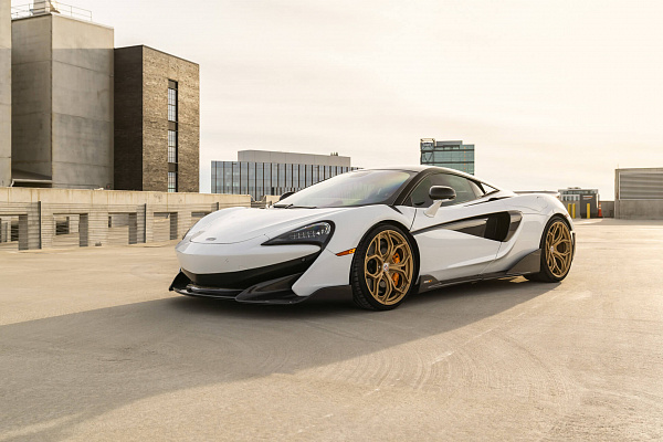 Фото дисков HRE P111SC Сатиновое золото на McLaren 600