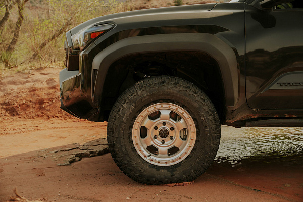 Фото дисков Black Rhino TROOPER  на  Toyota Tacoma IV