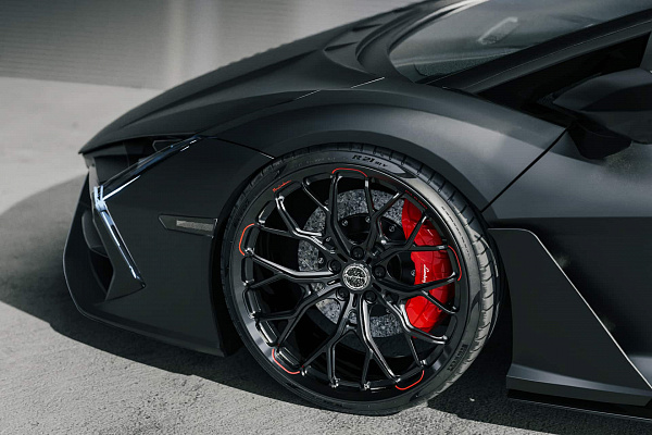 Фото дисков Brixton Forged PF13 R / RS Черный сатин на Lamborghini Revuelto