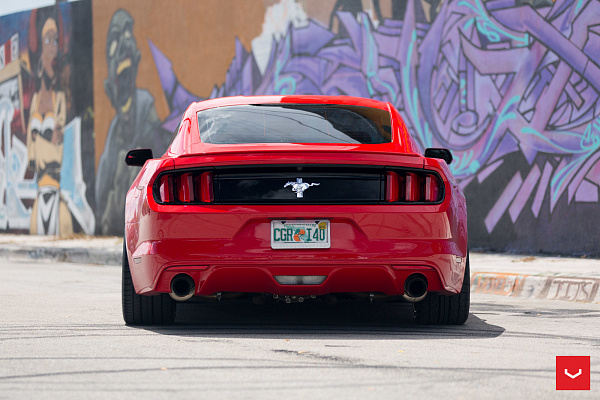 Фото дисков Vossen VFS-5 Глянцевый графит на Ford Mustang VI