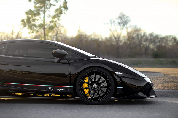 Фото дисков HRE RC103 Черный глянец на Lamborghini Gallardo