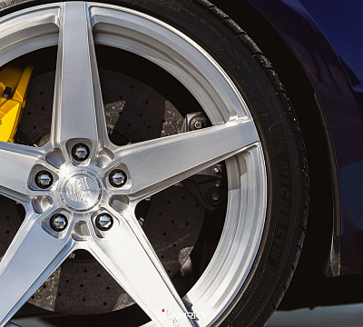 Фото дисков Anrky RS5.2 на Chevrolet Corvette C8