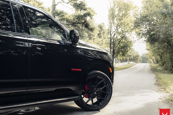 Фото дисков Vossen HF6-4 Черный глянец на Chevrolet Tahoe V