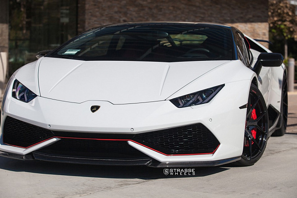 Фото дисков Strasse Wheels SM5R Deep Concave Monoblock Другой цвет на Lamborghini Huracan