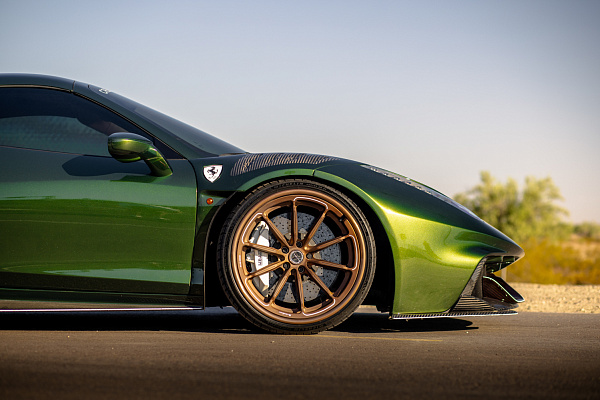 Фото дисков Brixton Forged R11-RS Глянцевая бронза на Ferrari 458