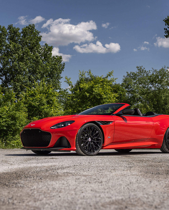 Фото дисков P200 Черный сатин на Aston Martin DBS 3