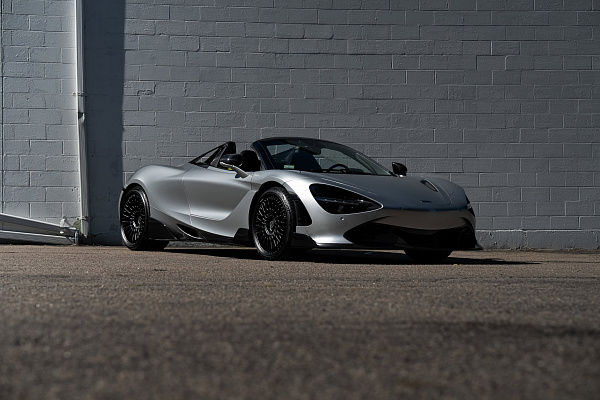 Фото дисков Brixton Forged TR20 Черный сатин на McLaren 720S