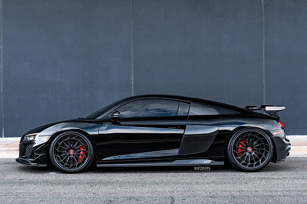 Фото дисков Strasse Wheels SV15FF Deep Concave FS Другой цвет на Audi R8 (4S)