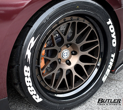 Фото дисков HRE 300 на Nissan GT-R