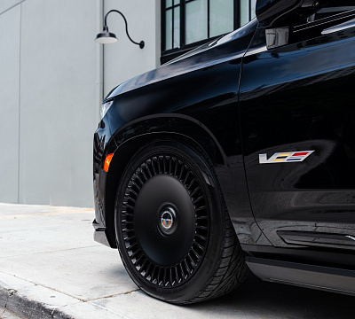 Фото дисков Brixton Forged LX16 на Cadillac Escalade V