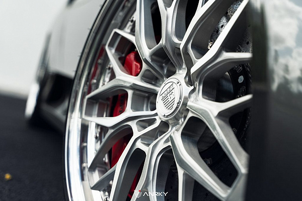 Фото дисков Anrky RS1 Глянцевый лак на Ferrari F430
