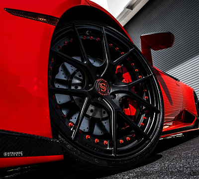 Фото дисков Strasse Wheels SM5R Deep Concave Duoblock на Lamborghini Huracan