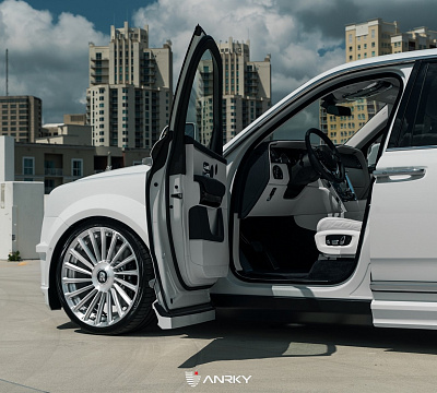 Фото дисков Anrky RF-282 на Rolls-Royce Cullinan