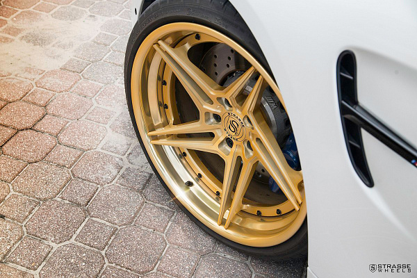 Фото дисков Strasse Wheels SV2T Deep Concave FS Сатиновое золото на BMW 4/M4 (F32/F82)