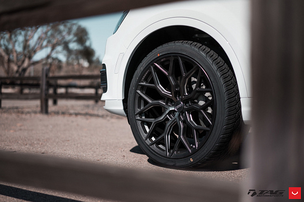 Фото дисков Vossen HF-2 Сатиновый графит на Audi Q7 (4M)