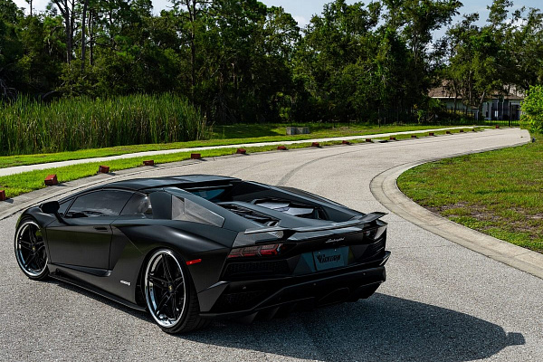 Фото дисков Anrky AN37 Черный глянец на Lamborghini Aventador