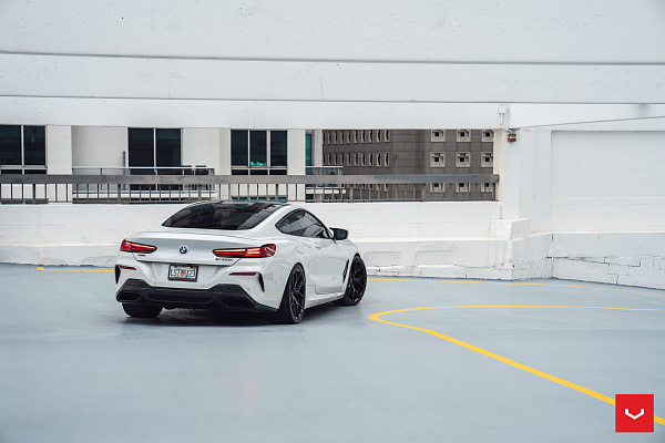 Фото дисков Vossen HF-5 Черный глянец на BMW 8/M8