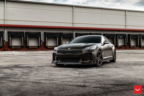 Фото дисков Vossen HF-1 Сатиновый графит на Kia Stinger