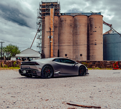 Фото дисков Strasse Wheels SV10M Deep Concave FS на Lamborghini Huracan