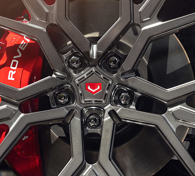 Фото дисков Vossen M-X3 на Land Rover Range Rover IV