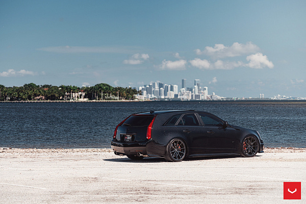 Фото дисков Vossen HF-3 Глянцевый темный лак на Cadillac CTS II