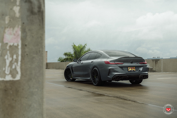 Фото дисков Vossen S17-04 Черный сатин на BMW 8/M8