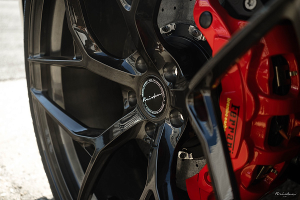 Фото дисков Brixton Forged PF5 Глянцевый темный лак на Ferrari 488
