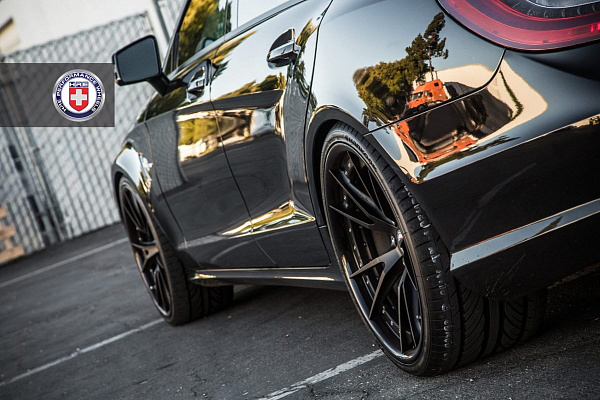 Фото дисков HRE S104 Черный сатин на Mercedes-Benz CLS (C218)