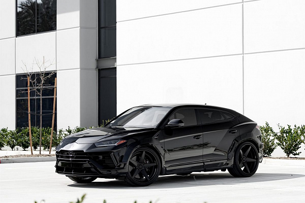 Фото дисков Anrky RS5.3 Черный сатин на Lamborghini Urus