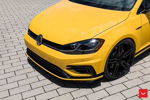 Фото дисков Vossen HF-1 Черный глянец на Volkswagen Golf VII
