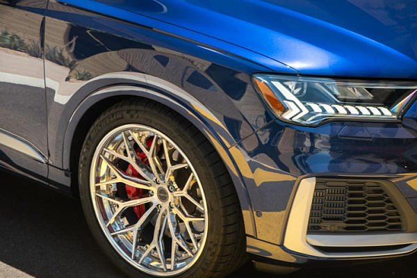 Фото дисков Brixton Forged CM6-R Полированный лак на Audi Q7 (4M)