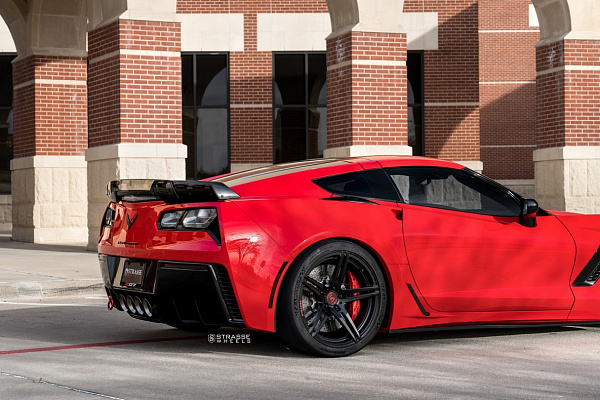 Фото дисков Strasse Wheels SP5R Deep Concave Monoblock Черный сатин на Chevrolet Corvette C7