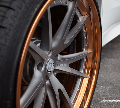 Фото дисков HRE S104 на BMW X5/X5 M (F15/F85)