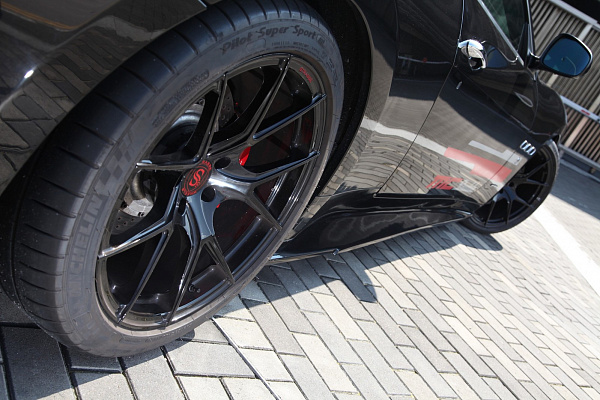 Фото дисков Strasse Wheels SM5R Deep Concave Monoblock Черный глянец на Maserati GranTurismo I