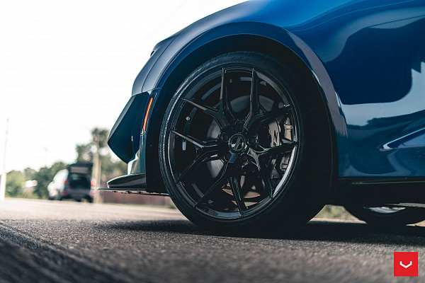 Фото дисков Vossen HF-5 Черный глянец на Chevrolet Camaro VI