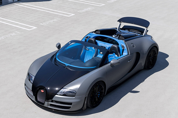 Фото дисков HRE P103SC Черный глянец на Bugatti Veyron