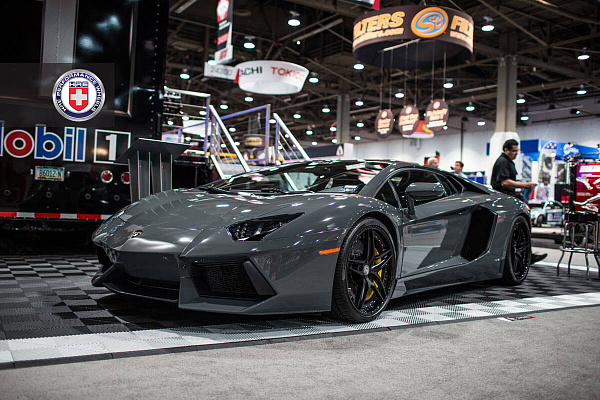 Фото дисков HRE S107 Черный сатин на Lamborghini Aventador
