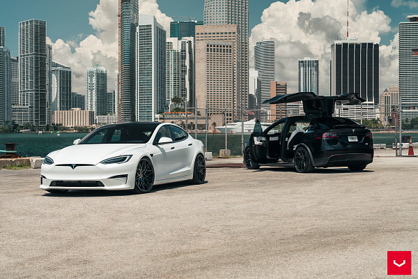 Фото дисков Vossen HF-7 Черный глянец на Tesla Model S
