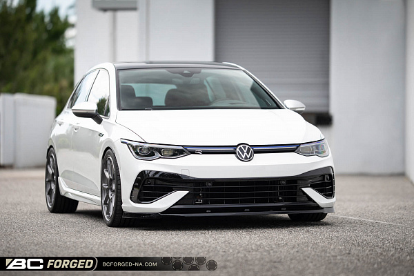 Фото дисков BC Forged KZ15 Глянцевый темный лак на Volkswagen Golf VIII