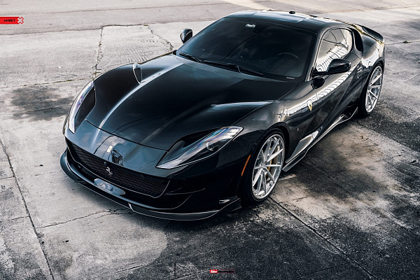 Фото дисков Anrky AN38 Глянцевый лак на Ferrari 812