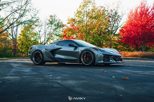 Фото дисков Anrky AN31 Черный глянец на Chevrolet Corvette C8