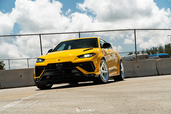 Фото дисков Anrky RS5.3 Глянцевый лак на Lamborghini Urus