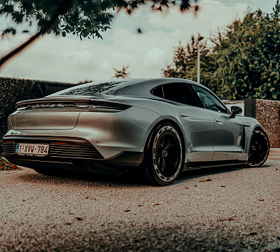 Фото дисков Brixton Forged PF7 Aerotech на Porsche Taycan I