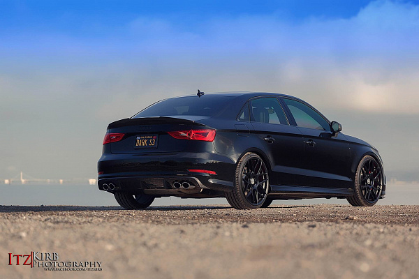 Фото дисков HRE FF01 Черный сатин на Audi A/S/RS 3 (8V)