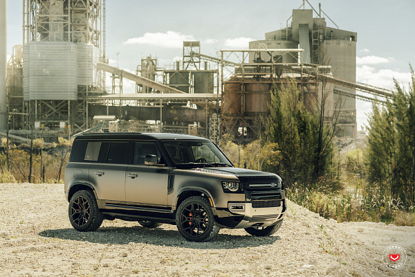 Фото дисков Vossen UV-4 Черный сатин на Land Rover Defender II