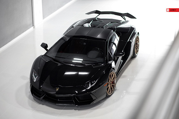 Фото дисков Anrky AN32 Сатиновая шампань на Lamborghini Aventador
